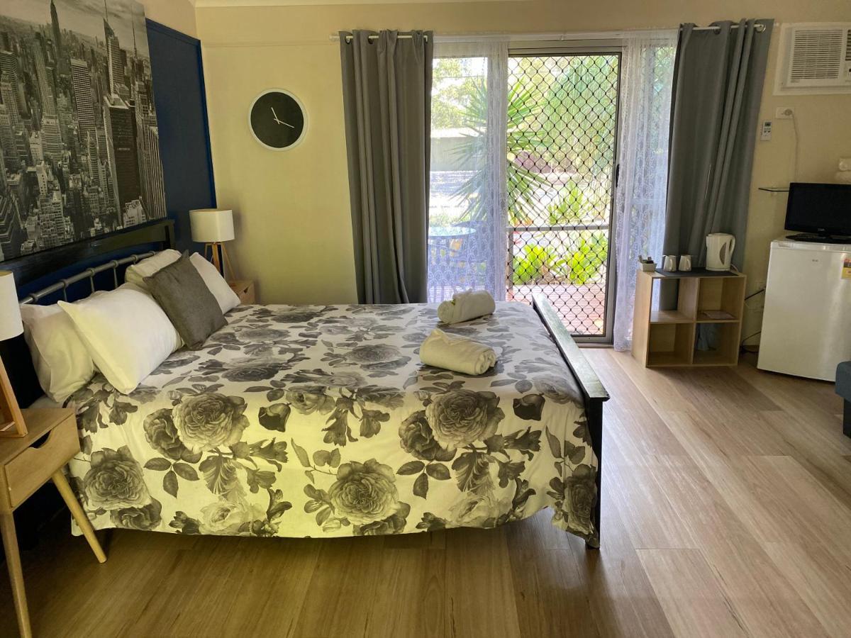 Colonial Village Resort Hervey Bay Buitenkant foto