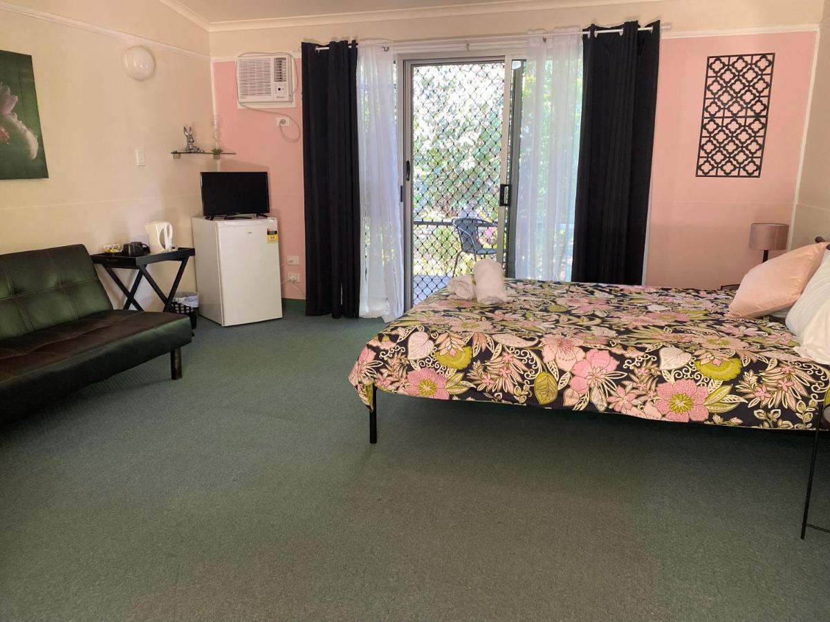 Colonial Village Resort Hervey Bay Buitenkant foto