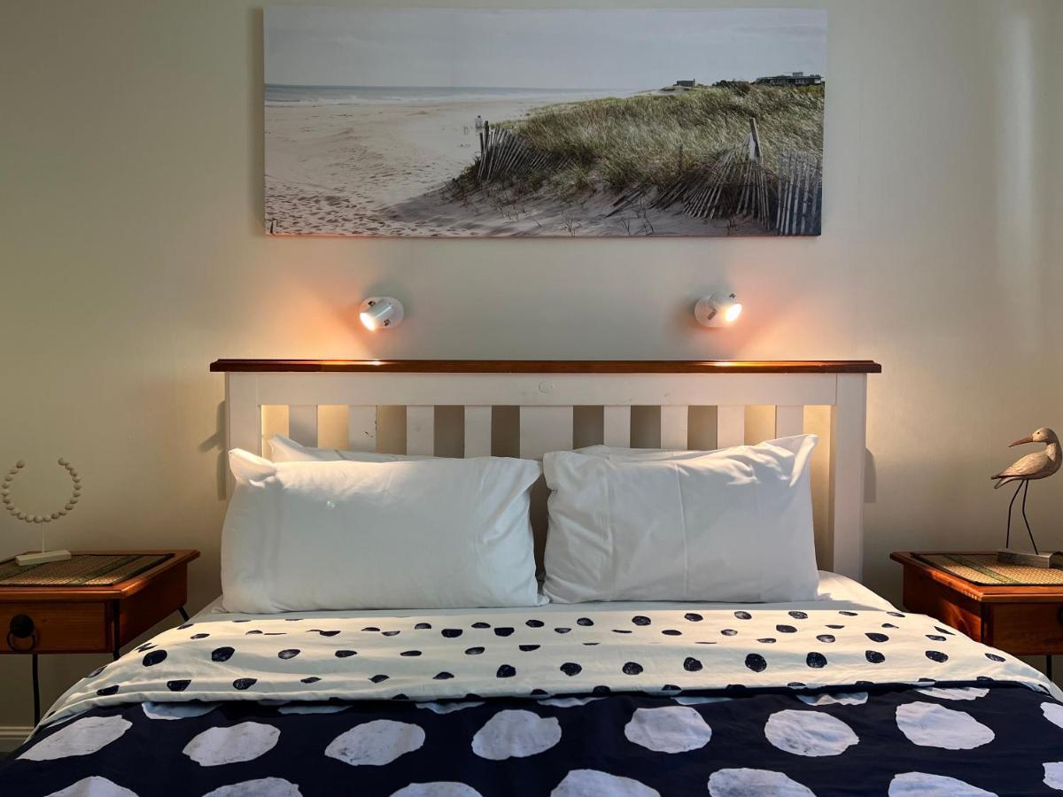 Colonial Village Resort Hervey Bay Buitenkant foto
