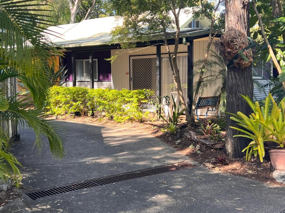 Colonial Village Resort Hervey Bay Buitenkant foto